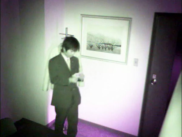 屋内での夜間撮影